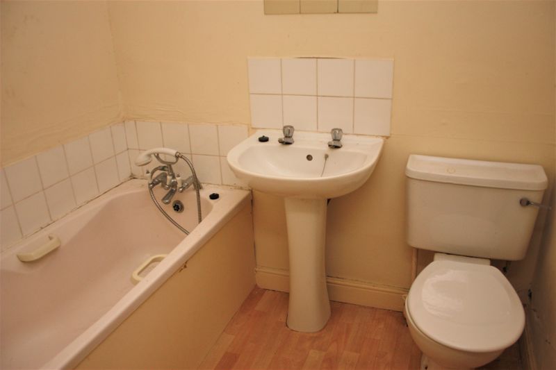Flat 9 Bathroom